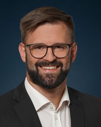 _Thiémard_Joël_Hintergrund_Blau